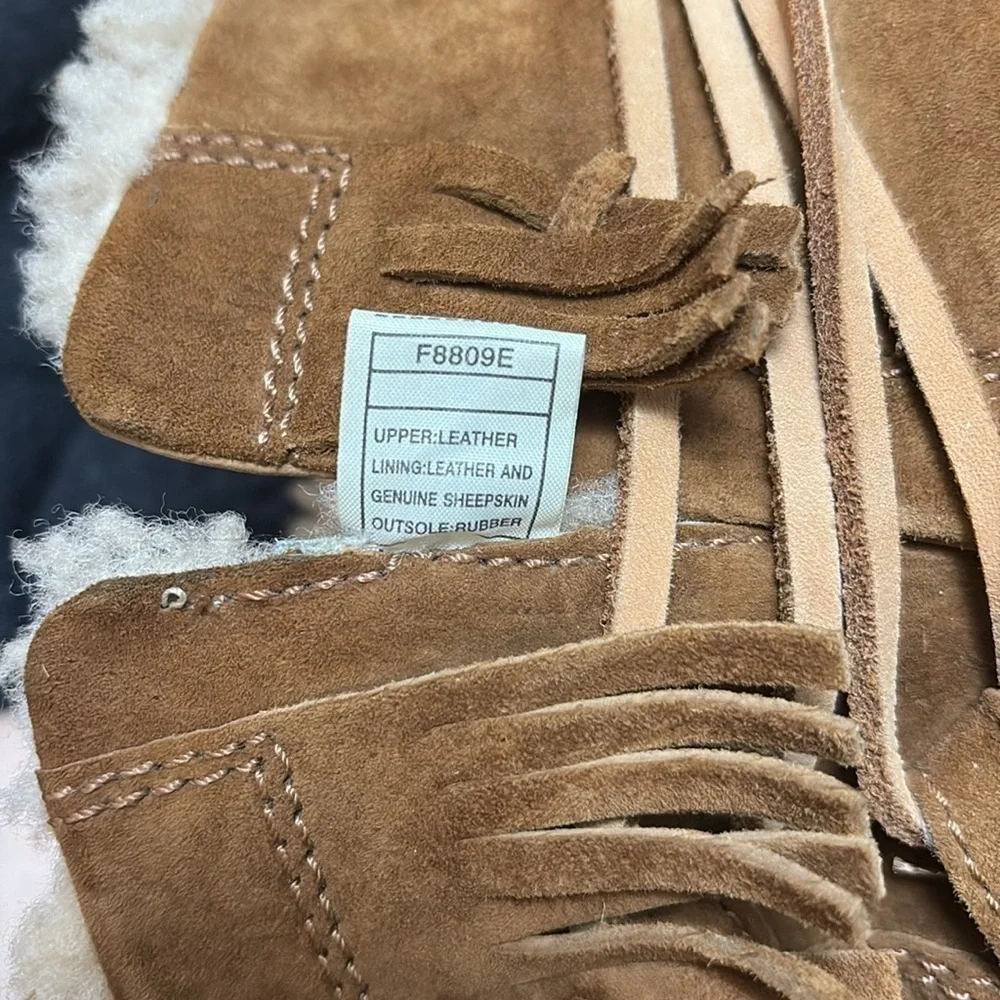 UGG AUSTRALIA “Gaviota” boots in tan